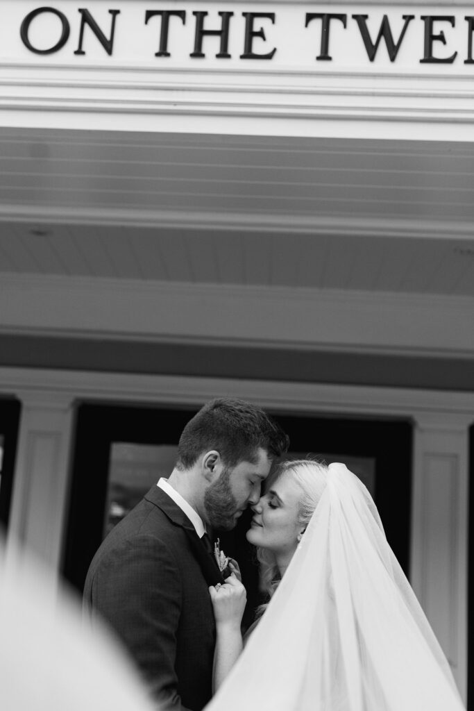 danielle-cargill-photography-inn-on-the-twenty-niagara-wedding